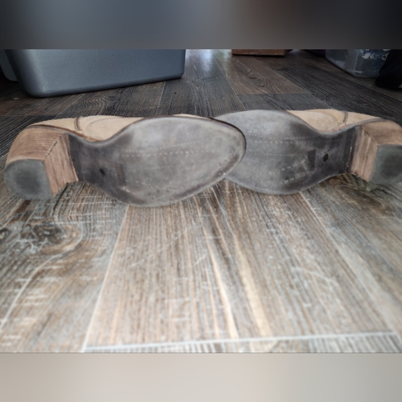 Brown suede booties size 10 - Picture 4 of 5